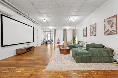 Massive SoHo Loft 4 Bedrooms 2 Bath 7 Beds, New York (photo 3)