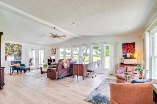 Hilltop Golf Course Cottage in The Villages! in เลดี้ เลค (FL)