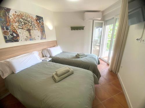 One-Bedroom Apartment image 7