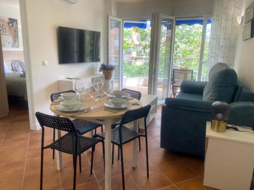 One-Bedroom Apartment image 6