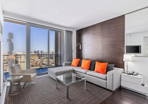 Palms Place in Vest for The Strip