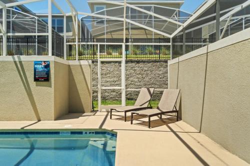 Magical Themed Home with Pool in Top Resort - image 4