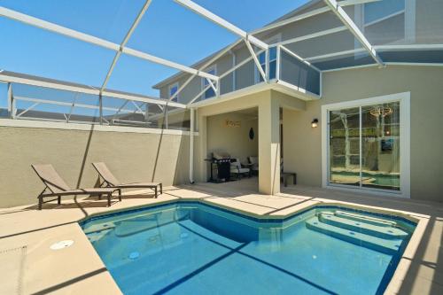 Magical Themed Home with Pool in Top Resort - image 2