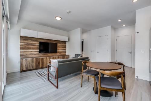 Modern Luxury & Serene Apartment Fully Stocked