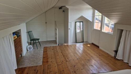 Summer cottage at seafront with private jetty in Oskarshamn