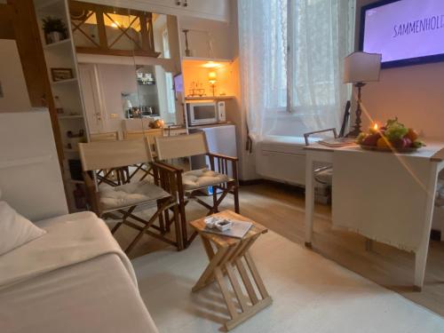 One-Bedroom Apartment image 10