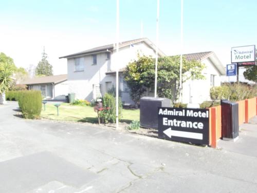 Admiral Motel