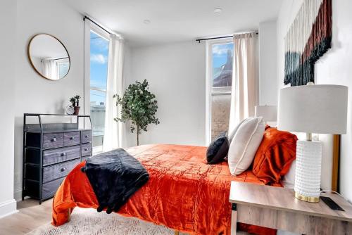 Urban Nest #2 Vibrant suite downtown by Proctors in Скенектаді (Нью-Йорк)