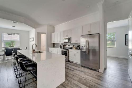 Modern luxe getaway for families near Siesta Key in Osprey (Florida)