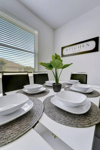 Modern luxe getaway for families near Siesta Key in Osprey (Florida)