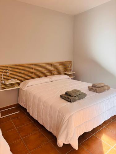 La Casa del Pueblo con piscina y barbacoa
