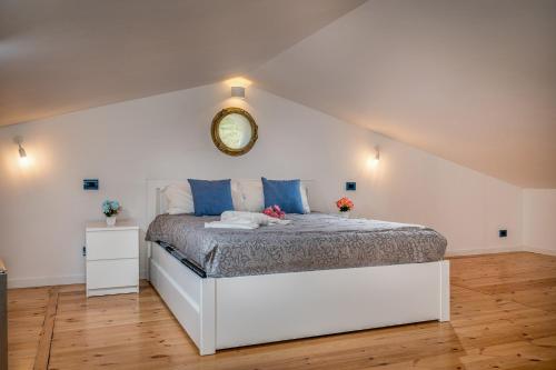 Villa Holidays in Torre Bennistra 5
