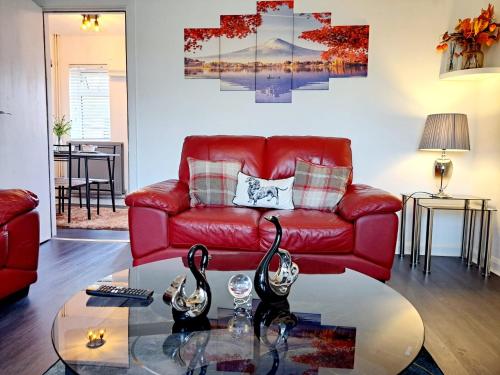 Cozy 2BR Home Pets Welcome  Free Parking  Wifi