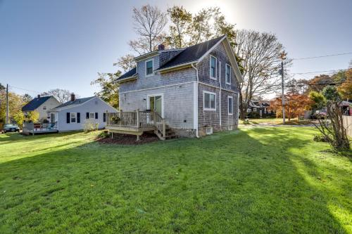 Cozy Historic Wakefield Home Close to Beaches in South Kingstown, USA