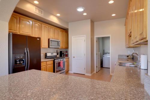 Pet-Friendly Adobe about 3 Miles to Lake Powell! - image 3