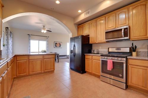 Pet-Friendly Adobe about 3 Miles to Lake Powell! - image 8