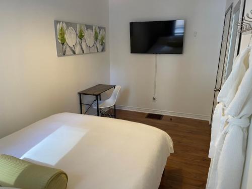 1 queen bed