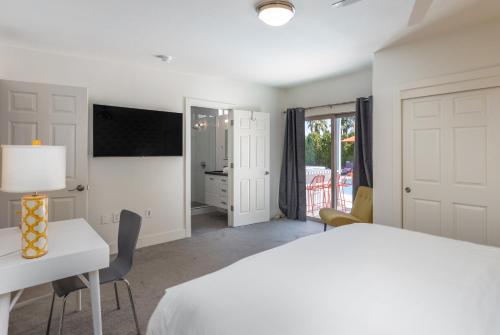 Lost Palms Oasis - image 7