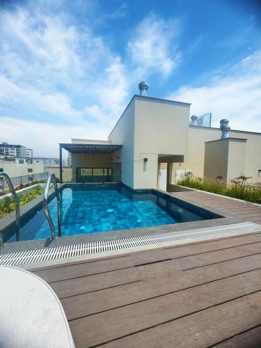 Beautiful brand new apartment in an excellent area