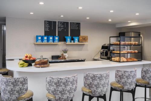 Restaurant, The Nedia, BW Signature Collection in Long Island City