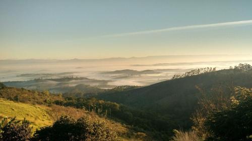 . Refúgio no Topo da Montanha em sítio agroflorestal