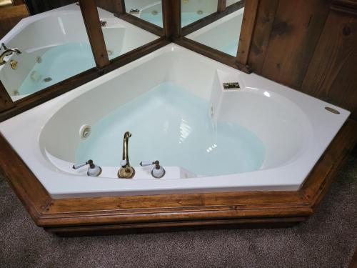 Spacious ranch home near Stone Mountain Spacious ranch home near Stone Mountain