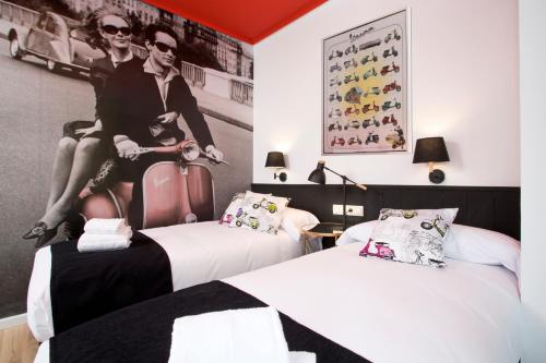 Twin Room image 8