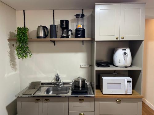 Apto novo, 2 quartos a 5min da Vila Germânica, com ar e garagem (Apto novo, 2 quartos a 5min da Vila Germanica, com ar e garagem) in เฟลยา