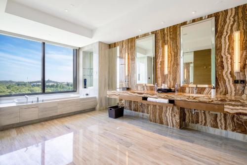 InterContinental Nantong by IHG-Best view of yangtze