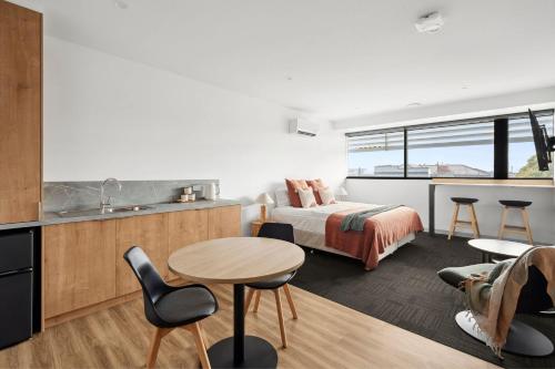 Lux on Yarra by Regional Escapes, Geelong