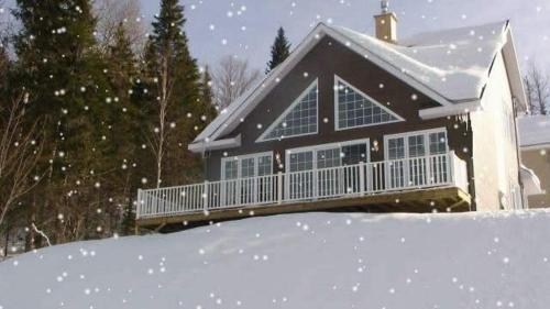 Viesnīcas āriene, Chalet Alpin in Lensendžīna (QC)