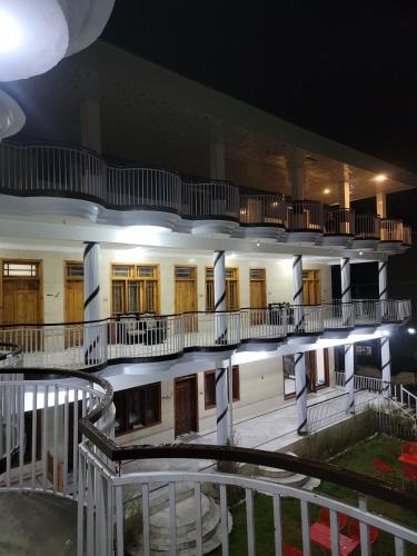 Galaxy Hotel Kalam in Drosh