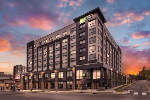 Holiday Inn Express & Suites Nashville West End - Univ Area by IHG - Hotel - Nashville