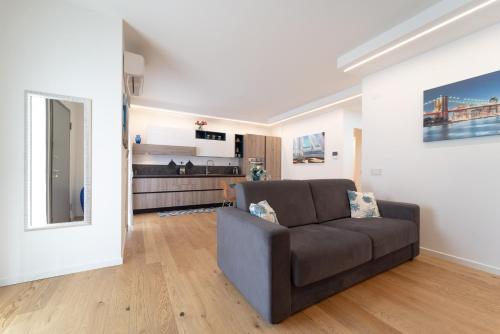 Sapphire House