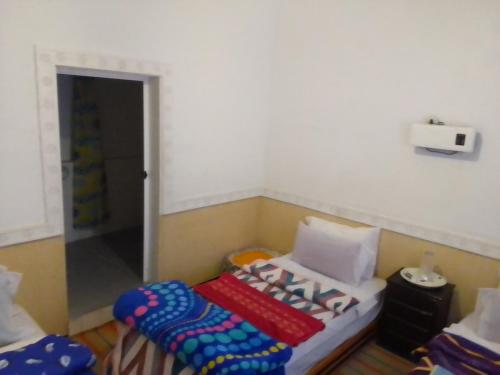 1 double bed, 1 twin bed