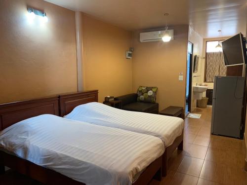 Exterior view, Ruennakornin Homestay near Sala Klang Health Center