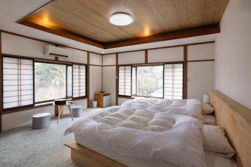 Twin Room with Shower