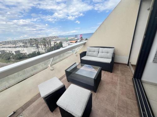 balkon/terras, Studio 17C, HELIOPOLIS C au village naturiste in Agde