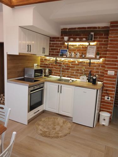 Vila Emante in Tušemišta