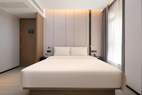 Superior Double Room image 3