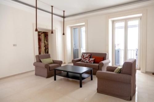Budget Double Room image 8