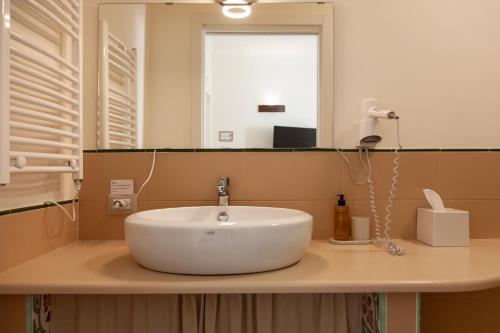 Standard Double Room image 1