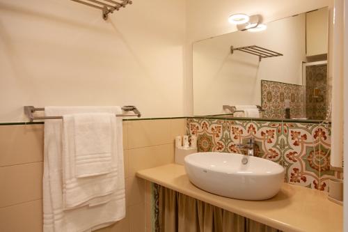 Comfort Triple Room image 2