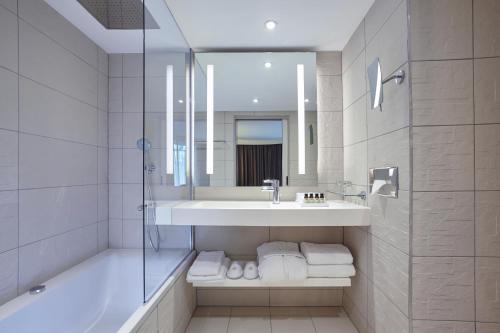 room detail thumbnail 2