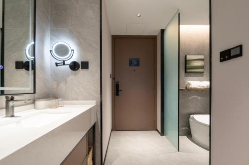 Executive Double Room image 1