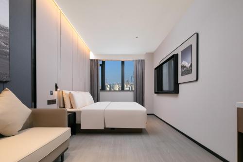 Executive Double Room room in Atour Hotel Shanghai Jing'an Temple West Nanjing Road