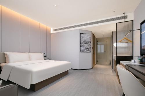 Jimu Double Room with City View image 5