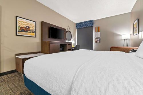 Hampton Inn Jonesboro - image 12