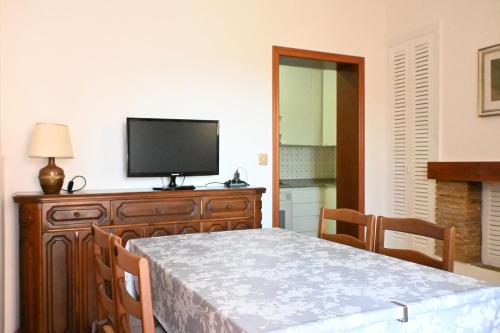 Two-Bedroom Apartment image 9