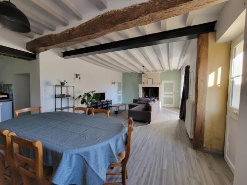 Iekārtas, Maison à louer (Maison a louer) in Chateau-du-Loir